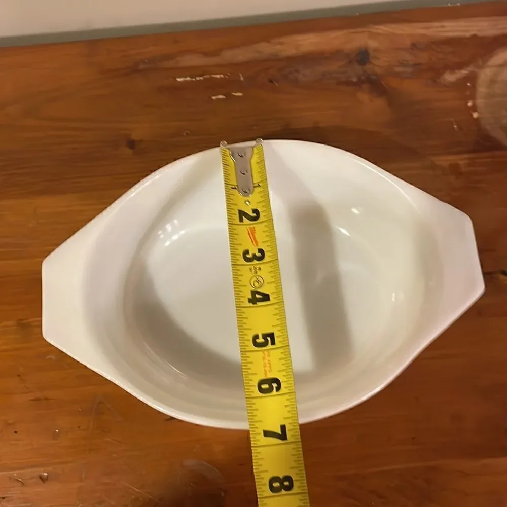 Pyrex Empire Golden Scroll Casserole Dish 1 1/2 quart